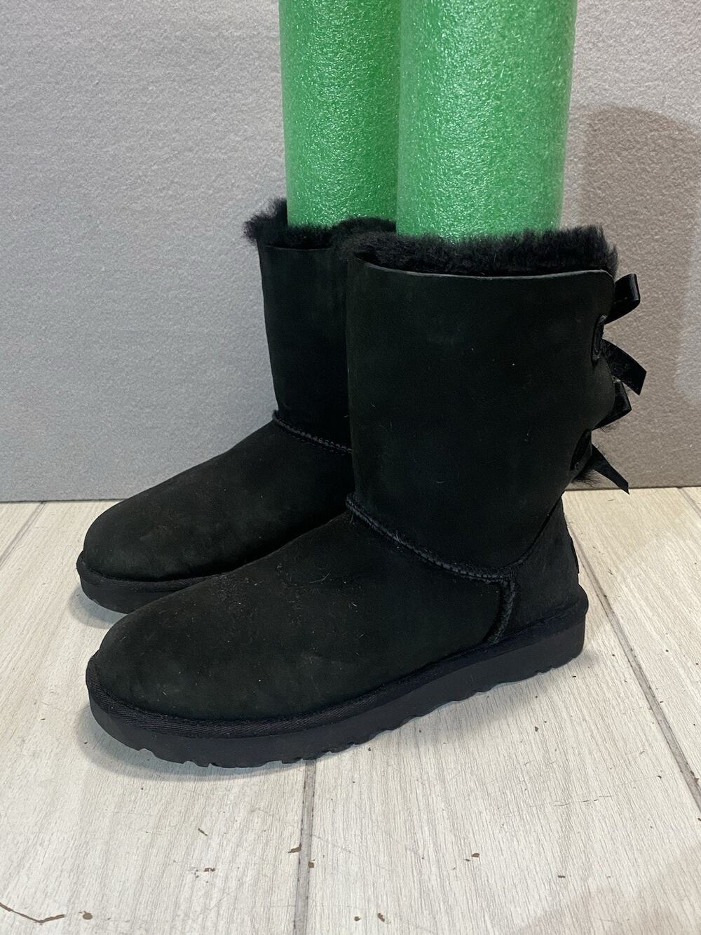 UGG Bailey Bow II Velvet Ribbon Suede/ Sheepskin BOOTS US 8